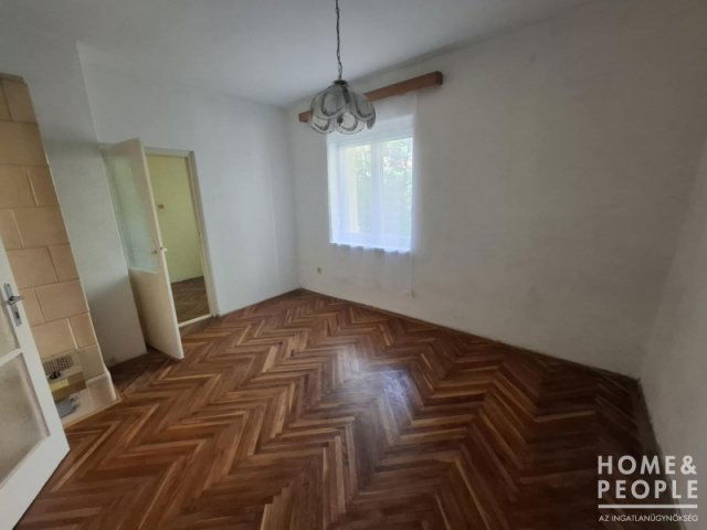 Eladó téglalakás, Szegeden 49.99 M Ft, 2+1 szobás