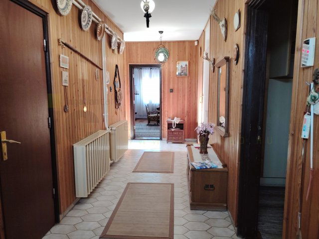 Kiadó családi ház, albérlet, Hódmezővásárhelyen, 5 szobás