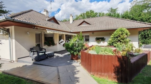 Eladó családi ház, Kecskeméten 134.99 M Ft, 4 szobás