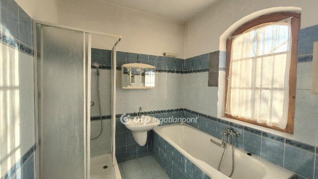 Eladó családi ház, Szentendrén 149 M Ft, 6+1 szobás