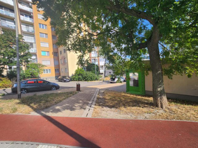 Eladó üzlethelyiség, Budapesten, XXII. kerületben, Rákóczi úton