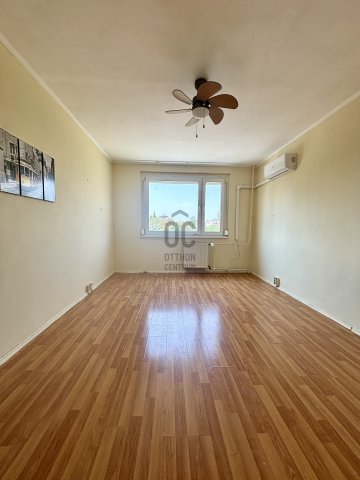 Eladó panellakás, Szegeden 42 M Ft, 2 szobás
