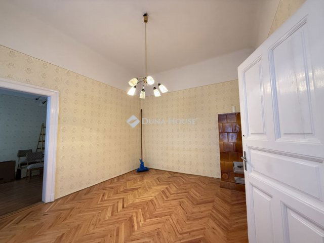 Eladó téglalakás, Budapesten, VI. kerületben 61.9 M Ft, 2 szobás