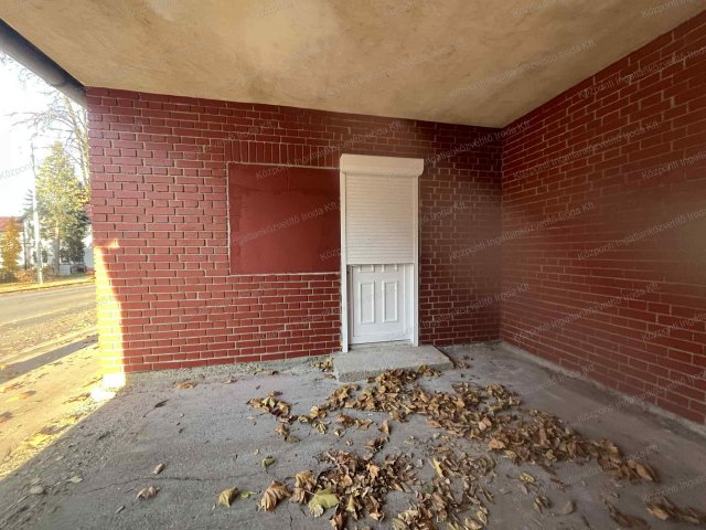 Eladó üzlethelyiség, Tatabányán 22 M Ft, 2 szobás