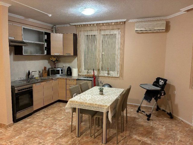 Eladó téglalakás, Gyulán 104 M Ft, 3+2 szobás