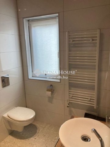 Eladó családi ház, Zebegényben 130 M Ft, 3 szobás