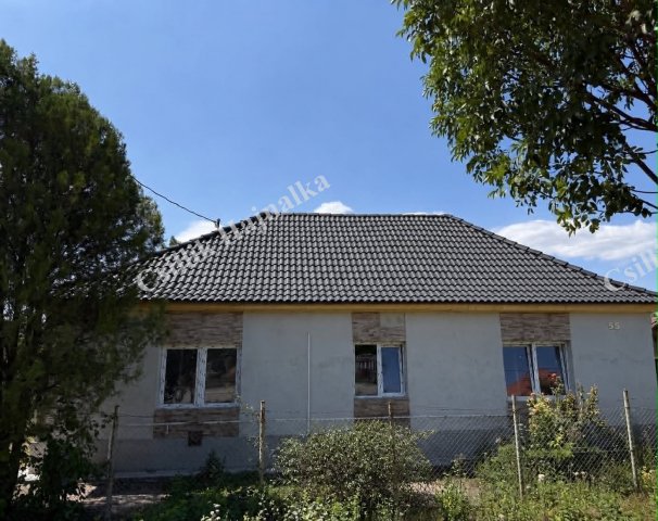Eladó családi ház, Újszászon 35 M Ft, 3+1 szobás