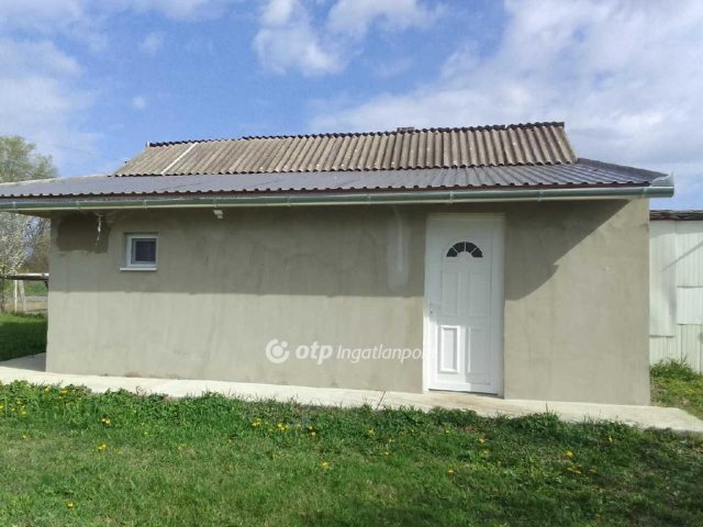 Eladó családi ház, Derecskén 10.5 M Ft, 1 szobás