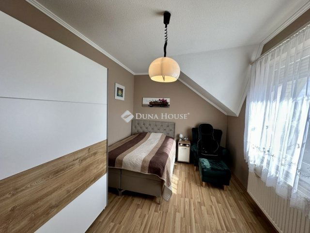 Eladó családi ház, Szentendrén 159 M Ft, 4 szobás