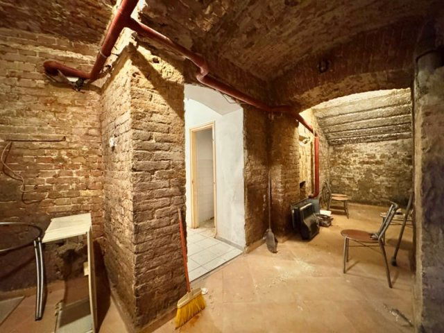 Eladó családi ház, Pécsett 19.9 M Ft, 5 szobás