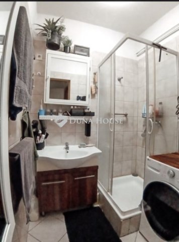 Eladó családi ház, Dányon 44.9 M Ft, 1+2 szobás