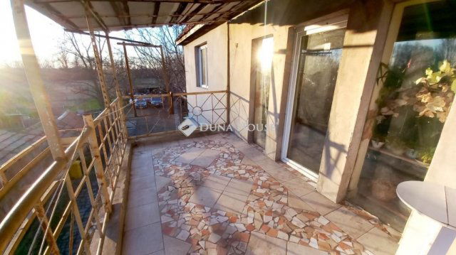 Eladó családi ház, Nagykőrösön 85 M Ft, 9 szobás