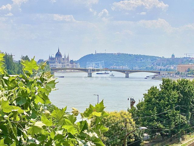 Eladó téglalakás, Budapesten, II. kerületben 79.9 M Ft, 1 szobás