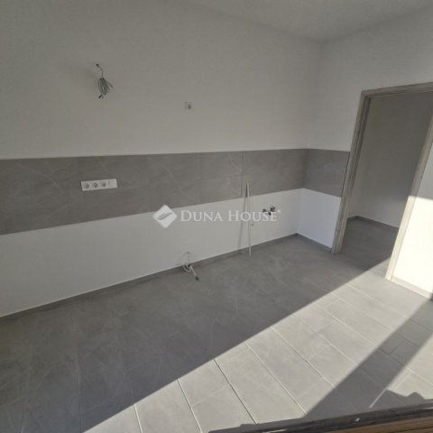 Eladó téglalakás, Lajosmizsén 62.6 M Ft, 3 szobás