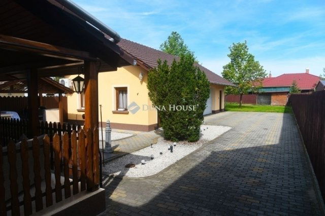 Eladó családi ház, Mórahalmon 120 M Ft, 4 szobás