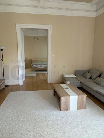 Kiadó téglalakás, albérlet, Szegeden, Feketesas utcában