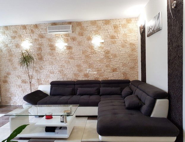 Eladó családi ház, Mosonmagyaróváron 89.9 M Ft, 2+1 szobás