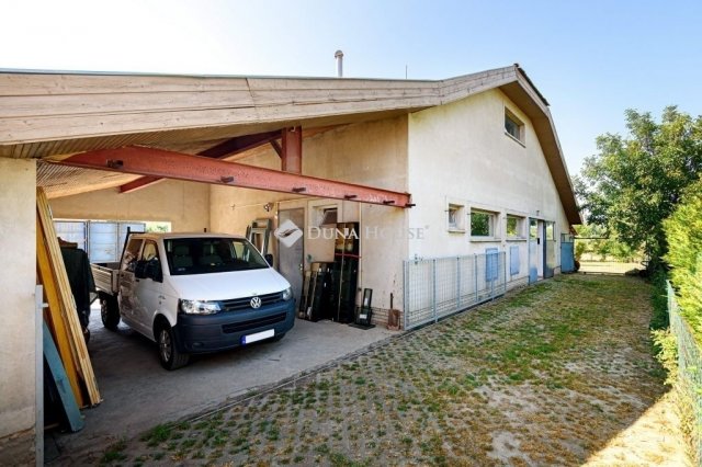 Eladó családi ház, Tárnokon 268 M Ft, 5 szobás