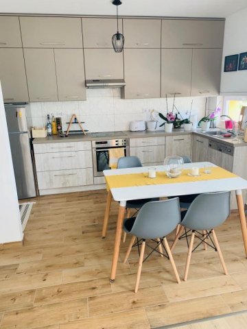 Kiadó panellakás, albérlet, Tatán 250 E Ft / hó, 3 szobás