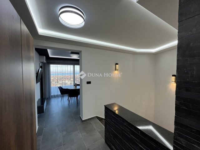 Eladó családi ház, Balatonalmádiban 559 M Ft, 6 szobás