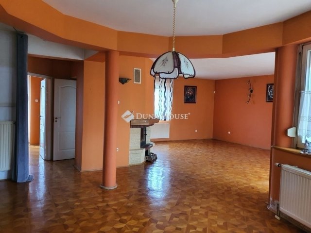 Eladó téglalakás, Budakeszin 135 M Ft, 5 szobás