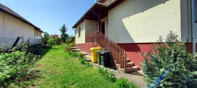 Eladó családi ház, Tiszacsegén 29.5 M Ft, 5 szobás