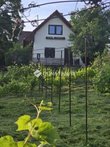 Eladó nyaraló, Pécsett 15 M Ft, 2 szobás / költözzbe.hu