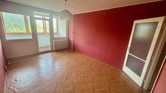 Eladó panellakás, Székesfehérvárott, Géza utcában 30.5 M Ft