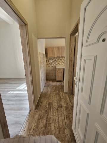 Kiadó téglalakás, albérlet, Pápán 90 E Ft / hó, 1 szobás