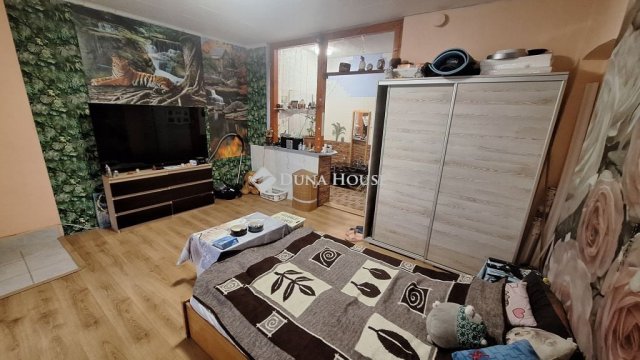 Eladó ikerház, Sárbogárdon 54.9 M Ft, 6 szobás