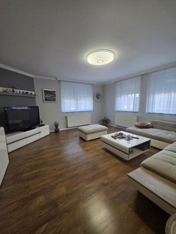 Eladó családi ház, Mosonmagyaróváron 139 M Ft, 4 szobás