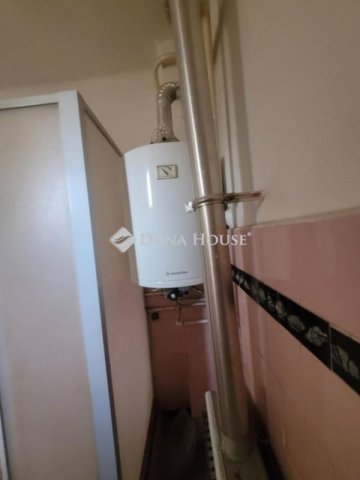 Eladó családi ház, Vecsésen 57.9 M Ft, 2 szobás