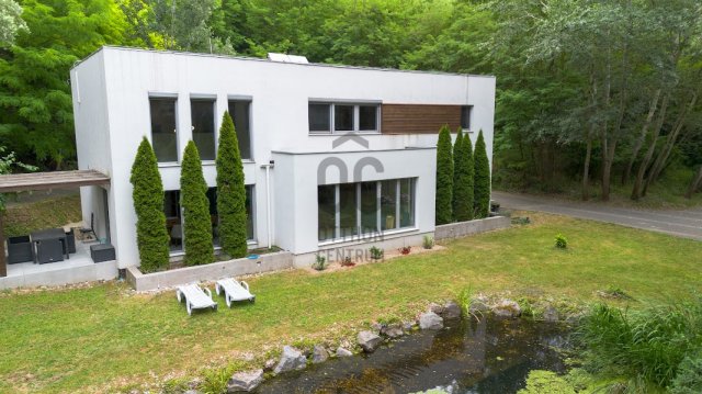 Eladó családi ház, Bakonycsernyén 850 M Ft, 5 szobás