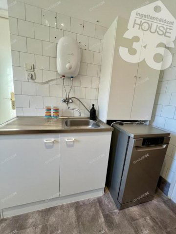 Eladó téglalakás, Kecskeméten 54 M Ft, 3 szobás