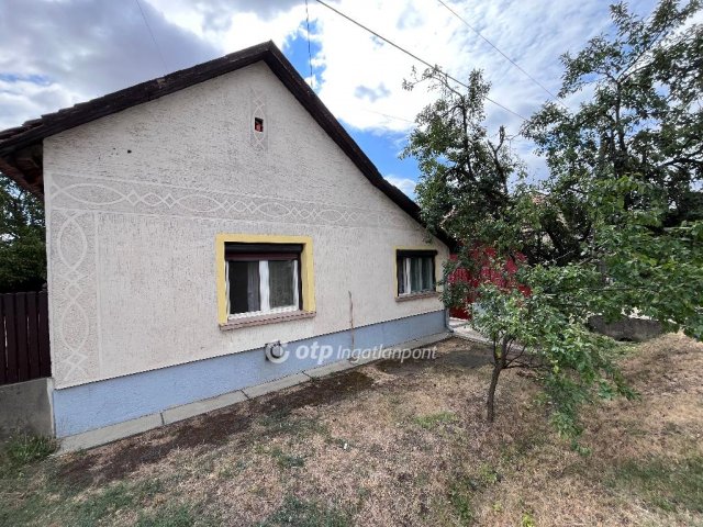 Eladó családi ház, Kunhegyesen 13.5 M Ft, 1+1 szobás