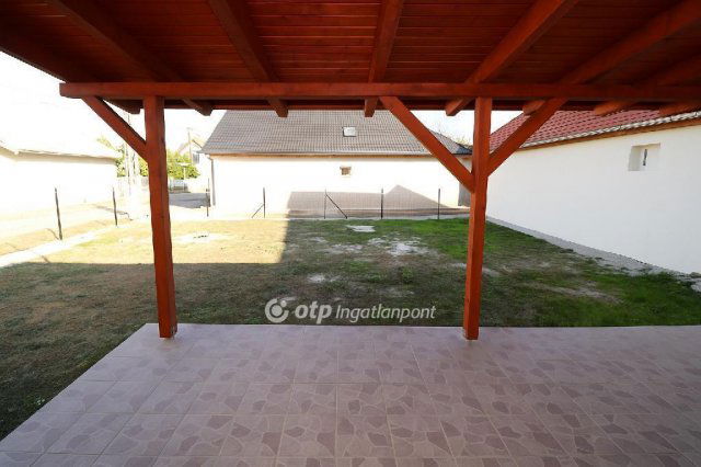 Eladó családi ház, Kiskunlacházán 54.9 M Ft, 4 szobás