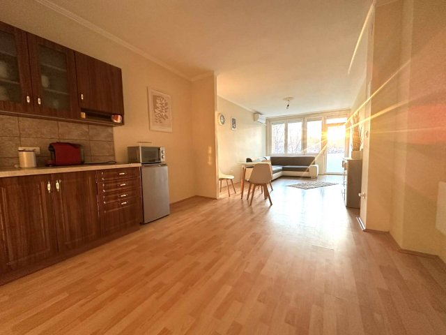 Eladó téglalakás, Pécsett 59.9 M Ft, 2 szobás