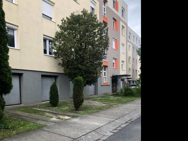 Eladó panellakás, Mosonmagyaróváron 39.9 M Ft, 2 szobás