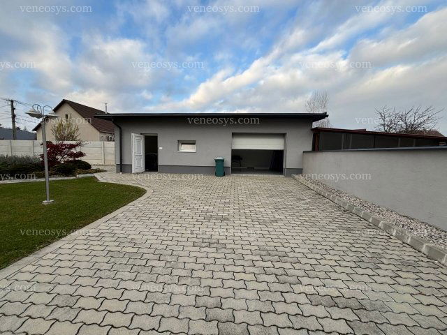 Kiadó családi ház, albérlet, Komáromban 1331 E Ft / hó