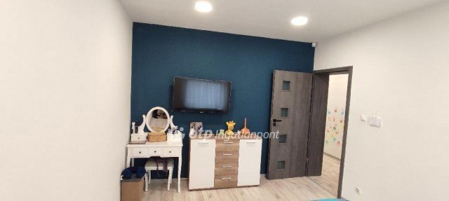 Eladó családi ház, Pápán 180 M Ft, 5+2 szobás