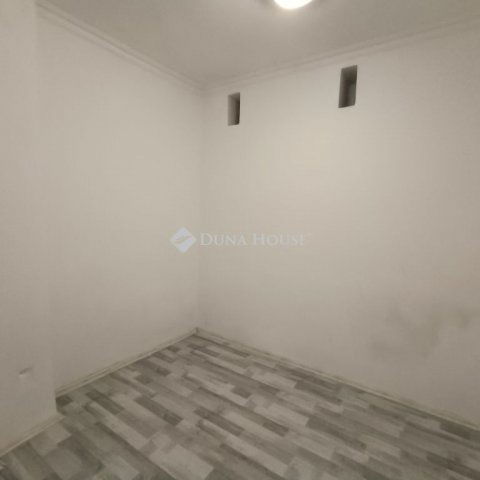 Eladó családi ház, Kecskeméten 41 M Ft, 3 szobás