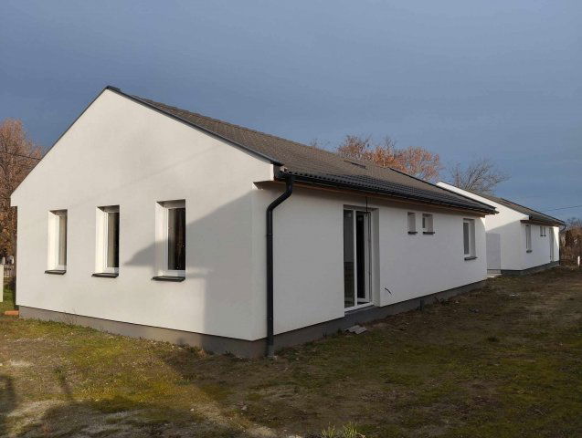 Eladó ikerház, Győrságon 70 M Ft, 3 szobás