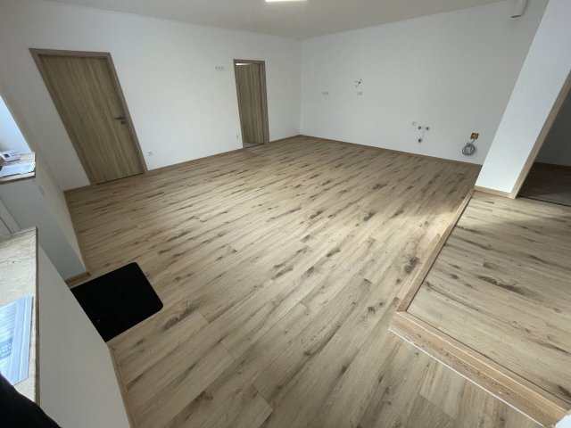 Eladó családi ház, Nyergesújfaluban 79.9 M Ft, 3+1 szobás