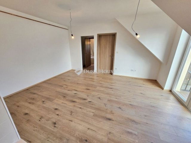 Eladó téglalakás, Üllőn 53 M Ft, 2 szobás