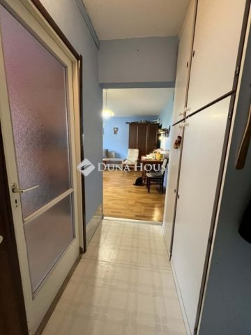 Eladó panellakás, Balatonalmádiban 70 M Ft, 4 szobás