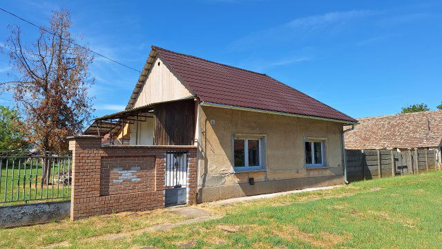 Eladó családi ház, Csorváson 10.5 M Ft, 2 szobás