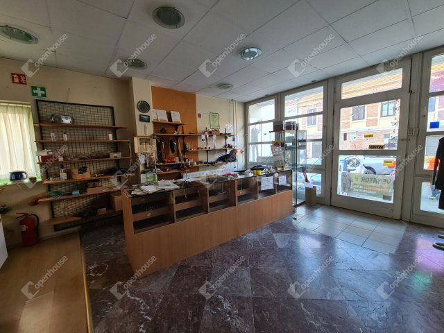 Kiadó üzlethelyiség, Mosonmagyaróváron 250 E Ft / hó