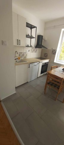 Kiadó téglalakás, albérlet, Pécsett 180 E Ft / hó, 2 szobás