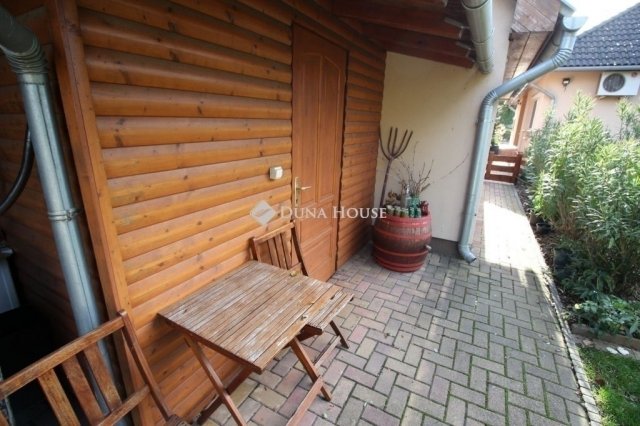 Eladó családi ház, Kecskeméten 99.9 M Ft, 5 szobás