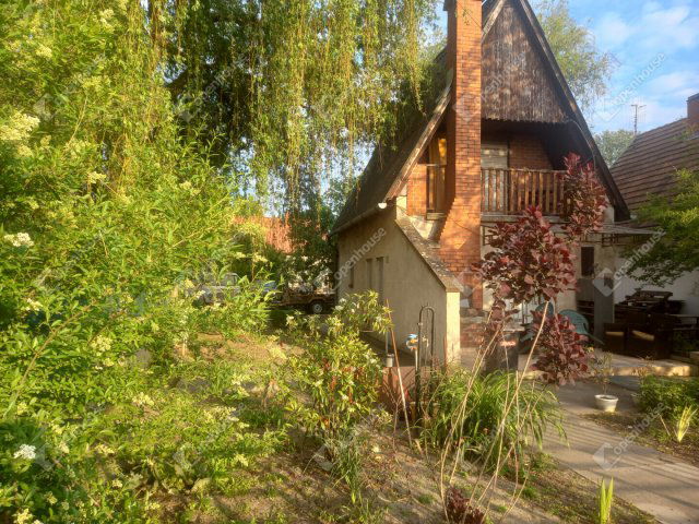 Eladó nyaraló, Szegeden 26.8 M Ft, 2 szobás